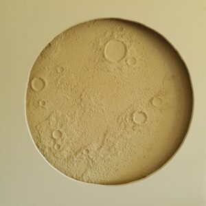 Strukturált, kráteres hatású falburkolat beltéri használatra – gyerekszobai dekorációként Pécsen