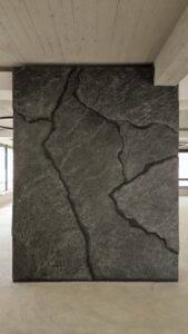 Kézzel formált 3D Fillit sziklafal design, valódi sziklahatással. Tökéletes választás otthoni nappaliba médiafalhoz, hálószobába, fürdőbe, valamint irodai tárgyalóba vagy spa helyiségbe.