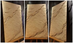 Kézzel készült 3D réteges sziklafal mintatábla több nézetből bemutatva – exkluzív falművészeti megoldás irodák, szállodák, éttermek és prémium otthonok számára Budapesten és a Balaton környékén.